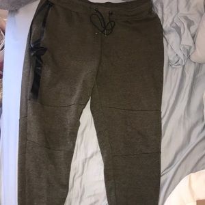 American Eagle sweatpant joggers
